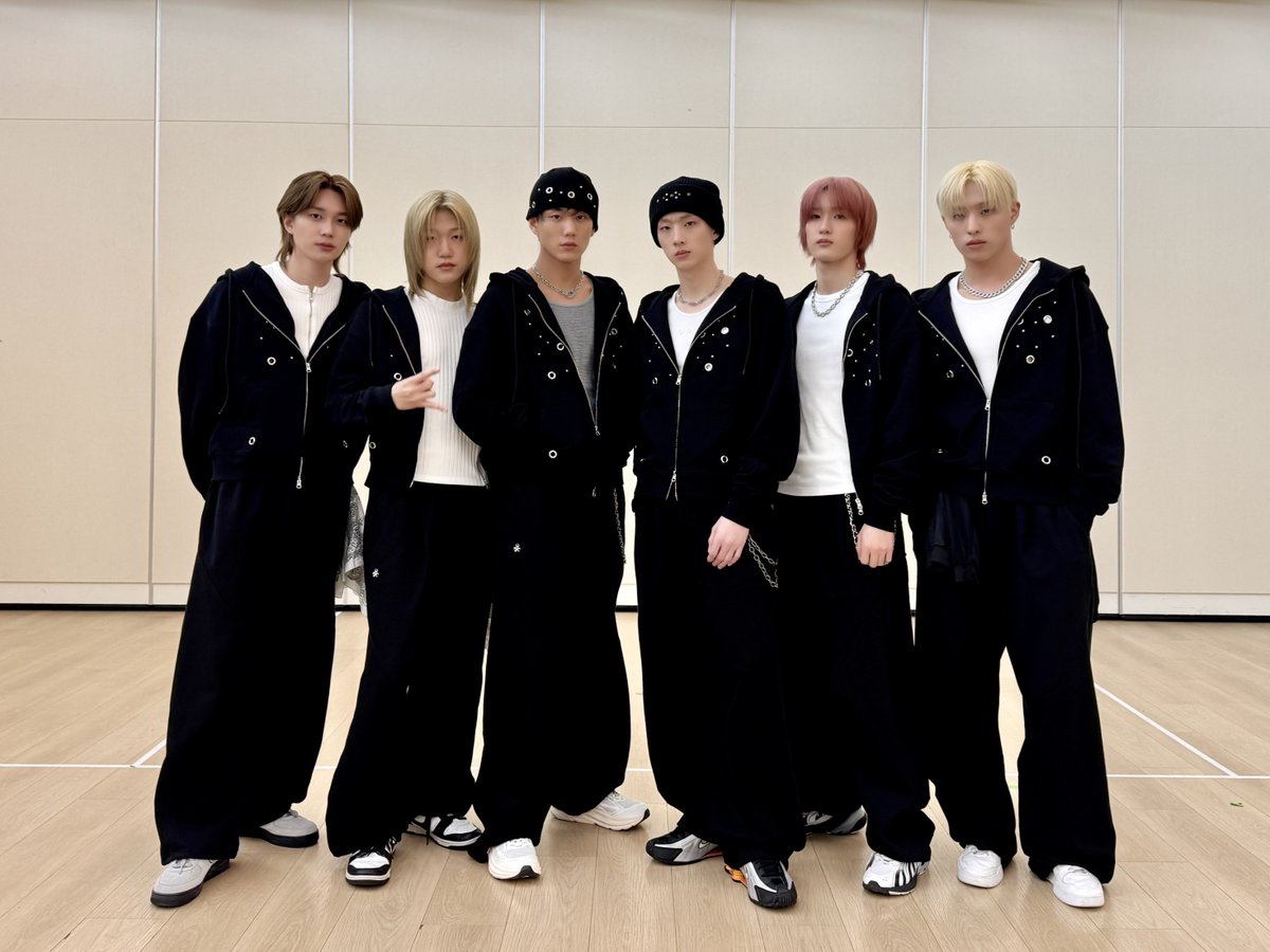 P1H_official's tweet image. [📸] P1Harmony (피원하모니) ‘UNIQUE’ Dance Practice

➕ youtu.be/n5jRi5La6vo

#P1Harmony #피원하모니 #UNIQUE