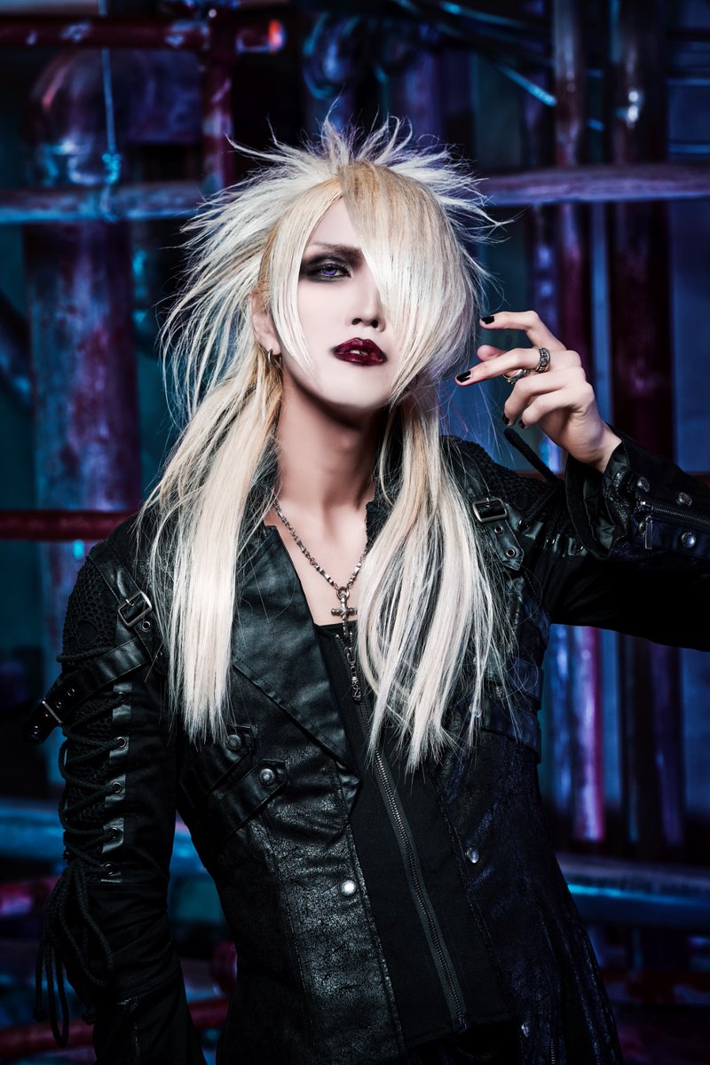 lessfear_info's tweet photo. 【NEW VISUAL②】
Vo.智
@lessfear_tomo
Gt.トト
@lessfear_toto
Ba.遥
@lessfear_haru
Dr.裂
@lessfear_retsu
#lessfear https://t.co/gHlQ0KylAb