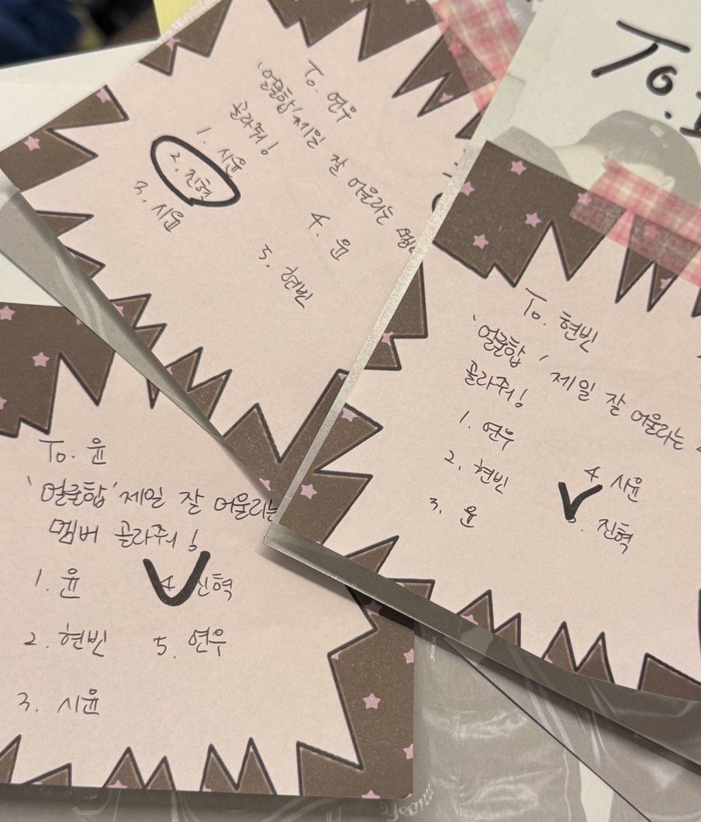 angeleeboy's tweet photo. 나 완뎌니 혀기한테 반해뜸..💘💘
혀기오빠♡나 👉🏻👈🏻.. https://t.co/5Xc4m1G2jx
