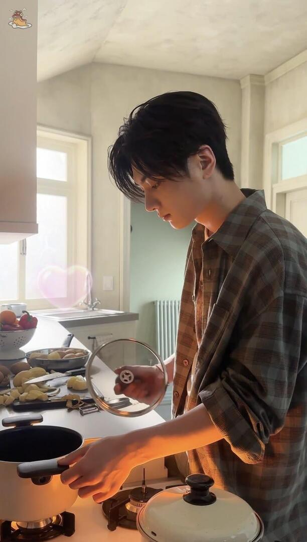 SOC-IE 💛 ˚☽˚.⋆ tweet media