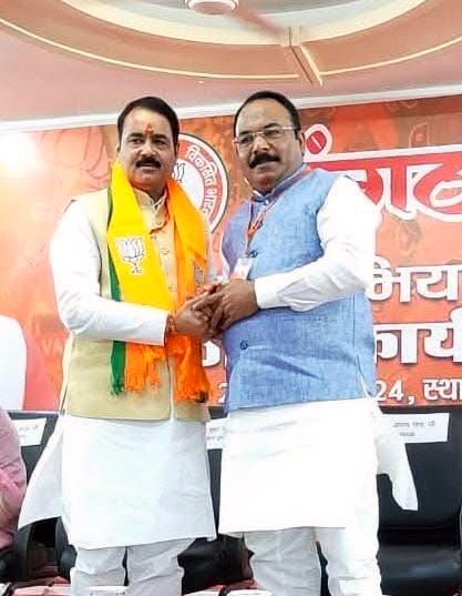 RanveerSinghMP's tweet photo. भारतीय जनता पार्टी रीवा के ऊर्जावान पूर्व जिलाध्यक्ष डॉ अजय सिंह जी को जन्मदिन की हार्दिक बधाई एवं शुभकामनाएं।

@drajaysinghbjp https://t.co/nlHoTIgYWs