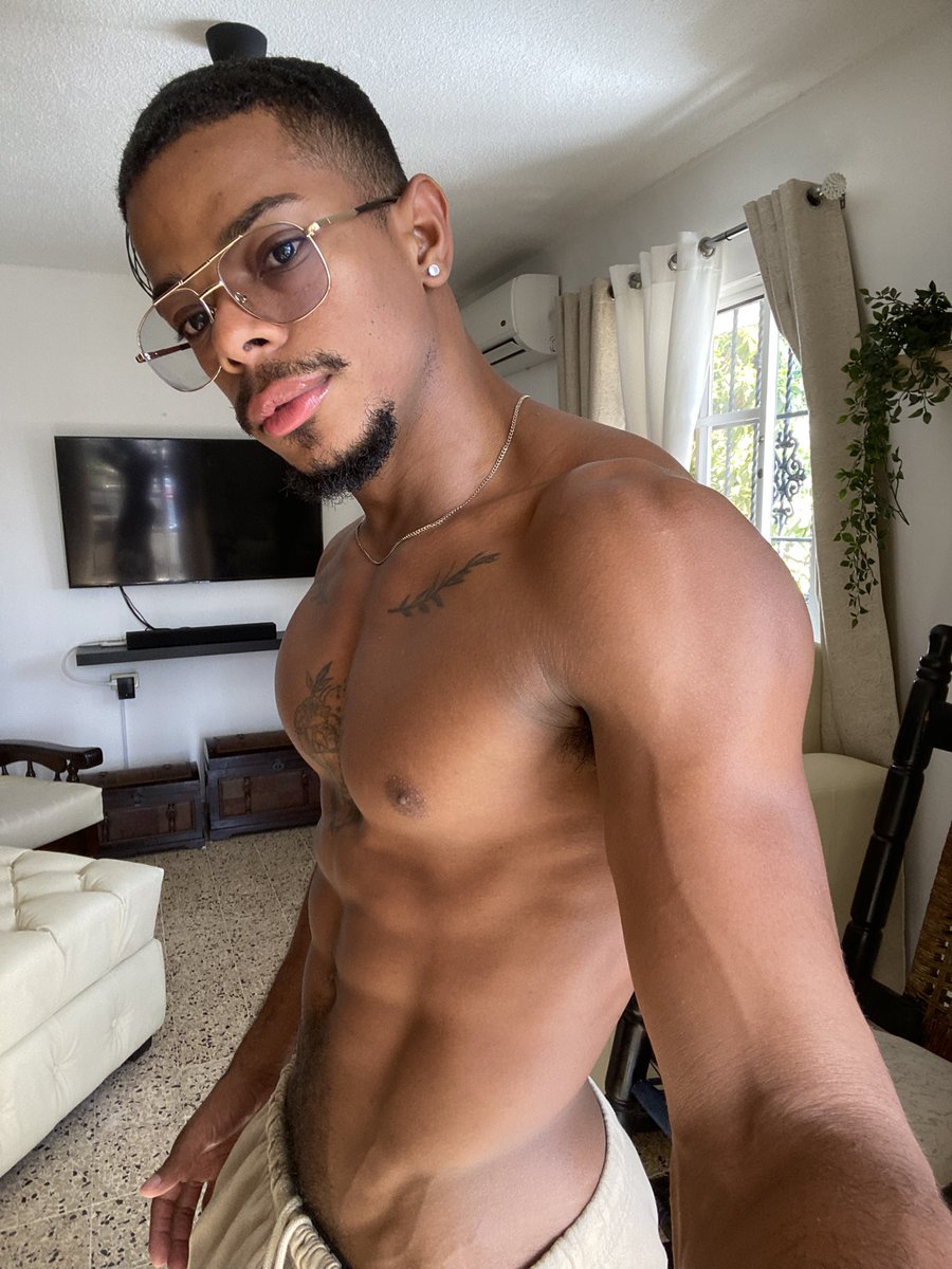 AbdiasMalone's tweet photo. Papacito 🇩🇴😏 https://t.co/eyBzB5VCPS