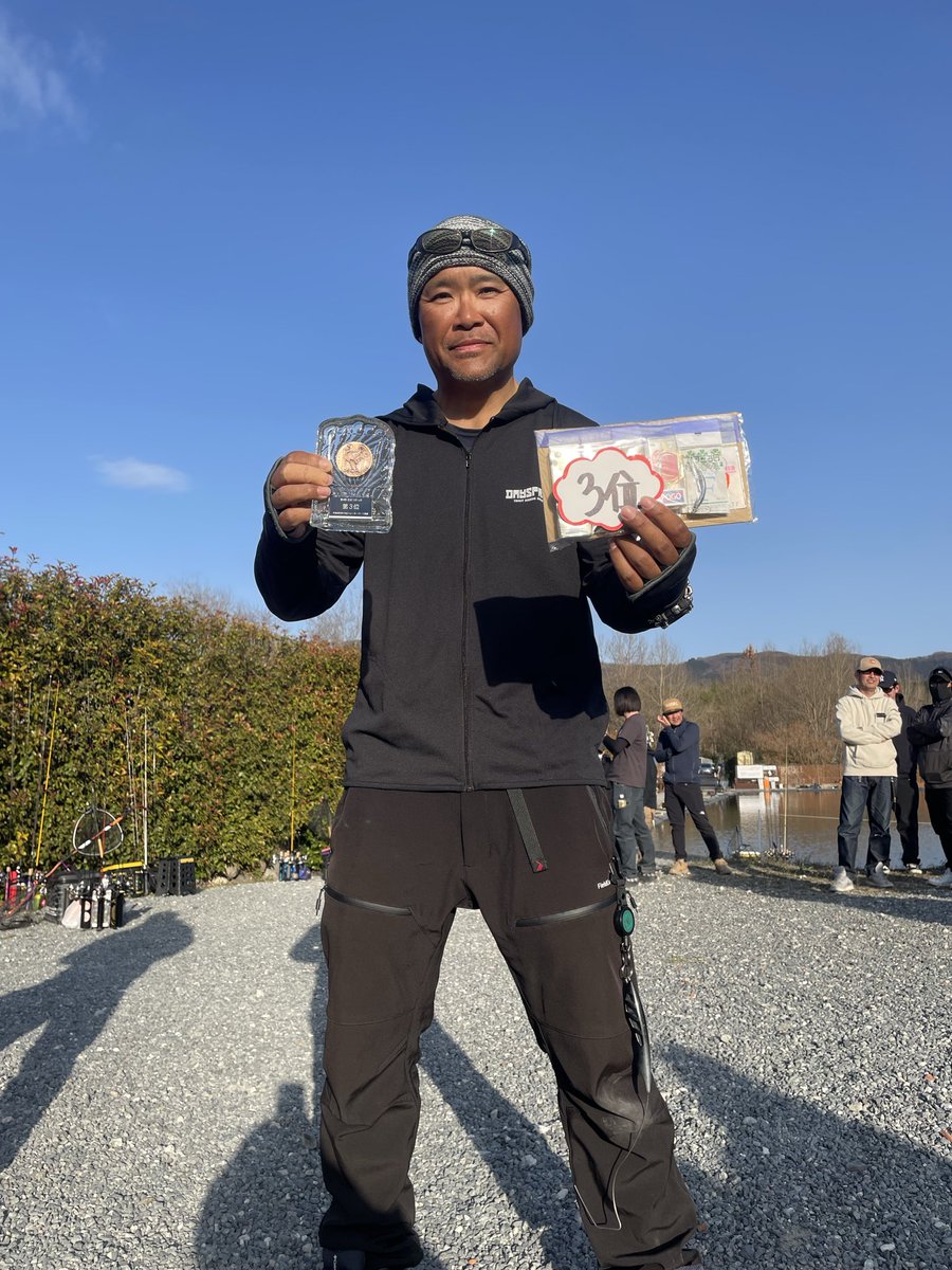 iIlSNGOB5bwPZD4's tweet photo. 本日はオオツカップinWP長瀞へ❗️

私は敗者復活から準決勝へ行くもののthe end。。

しかし！DSスタッフ丸山氏が3位入賞🥉
ピコピコイーグルが大活躍だったとの事⭐️

さーて、ローカル大会楽しんで行きますよー😆

皆様お疲れ様でした❗️

#DAYSPROUT
#PR https://t.co/jQJwGF9zX2