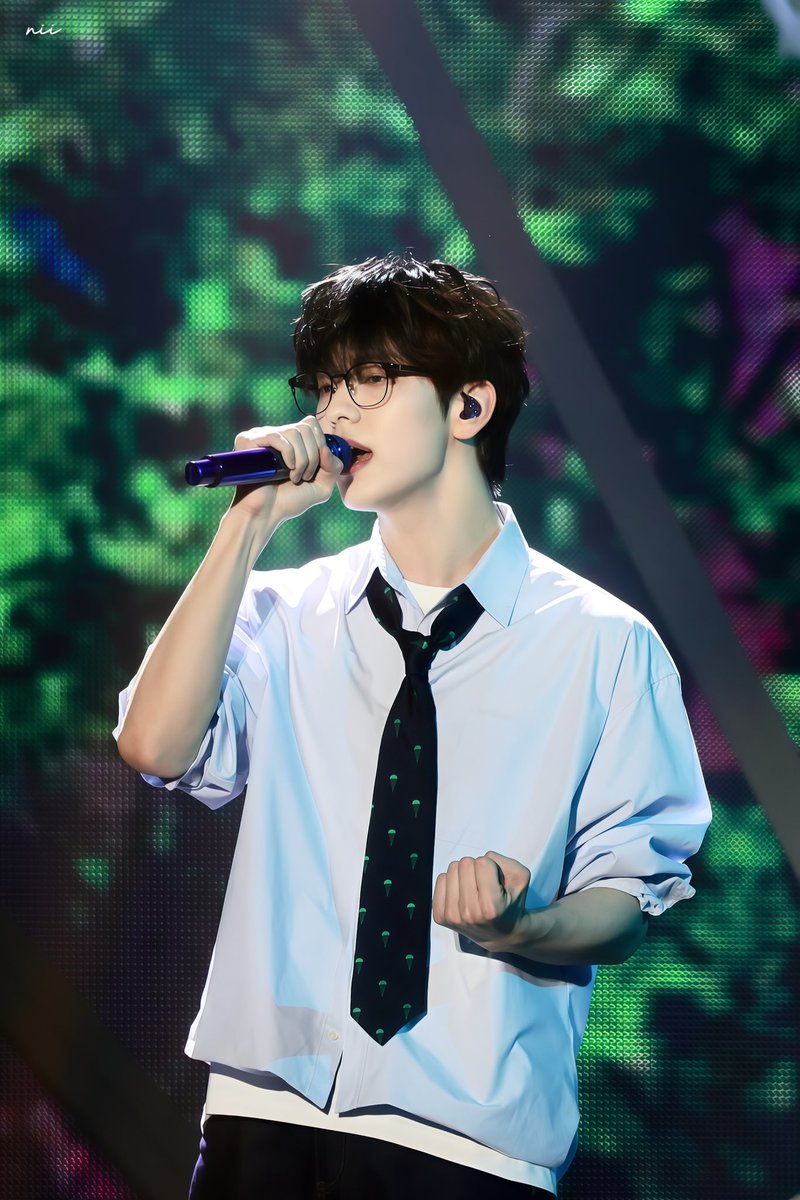 260301 MOA CON

𝗷𝘂𝘀𝘁 𝘁𝗮𝗸𝗲 𝗺𝘆 𝗵𝗮𝗹𝗳.𖥔 ݁ ˖𓂃.☘︎ ݁˖🍀

#투모로우바이투게더 #수빈 #SOOBIN