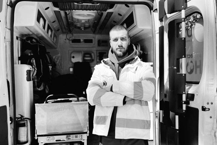nexta_tv's tweet photo. Another Russian war crime: drone strikes ambulance, medics killed

The emergency vehicle was evacuating wounded people. A 27-year-old anesthesiologist, Dmytro Kolesnyk, and a 56-year-old emergency medical technician, Oleh Zhuravlov, were killed. Paramedic Oleksandr Dudulad was injured.

The regional emergency medical center said the same crew had already come under a Russian drone attack on February 27. At that time, aerial reconnaissance pilots located the damaged vehicle and helped find the medics.

After that incident the team was reassigned to what was considered a safer area, said Viktor Zabashta, director of the Kharkiv Regional Emergency Medical Center.

“Even here, seemingly far from the front line, they were still struck,” he said.