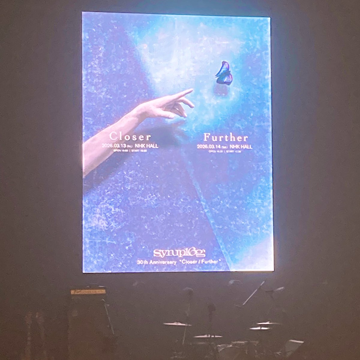 yoru_z's tweet photo. syrup16gの30周年ライブに行った。
いちばん沁みて刺さったのは「希望」
五十嵐は、希望をとても丁寧に集めて洗って畳んでいて、既に身に纏っているように思えた。
良すぎて3日間ぐらい余韻に浸りたいけど、すぐ怒涛の日常に戻らなきゃなので…それが生活だし翌日だよね。急いで。人混みに染まって。 https://t.co/EdvnpP6WAb