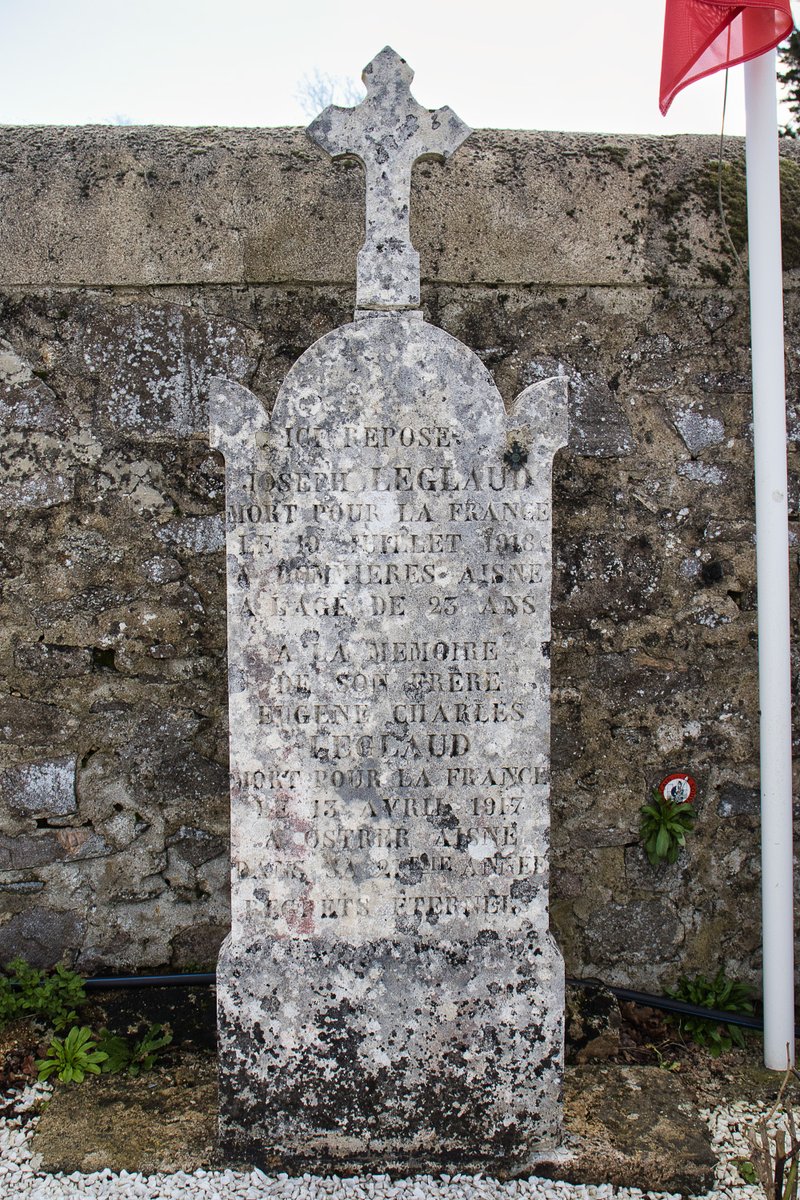 Croix de Chemin tweet media