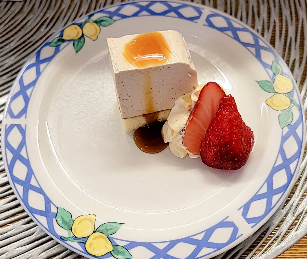 pinkdark2's tweet image. 今日のお昼はelmoさんで
ランチ☀️🍴🚴‍♂️🇮🇹
ディ・モールトベネ🍝🍰
#elmo
