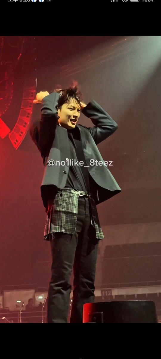 KHJ_H0NGSTYLE's tweet photo. Hongjoong skirt info 🫣📌

[260314] KIM HONGJOONG during concert in Manila 

LECYTO 
Layered Short Check Skirt
₩112,000
🔗 : https://t.co/HL03NMhnHv

#HONGJOONG #홍중 #ホンジュン 
#ATEEZ #ATEEZinManila @ATEEZofficial #Lecyto https://t.co/COxu5SjCg5