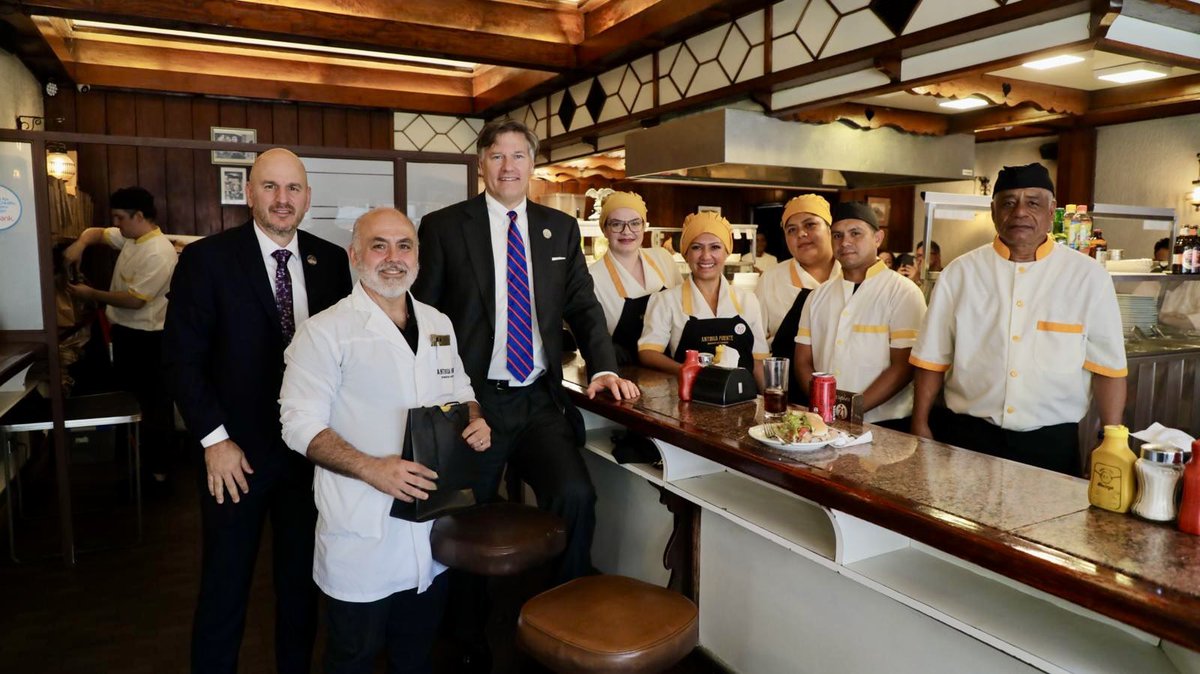 Christopher Landau tweet media