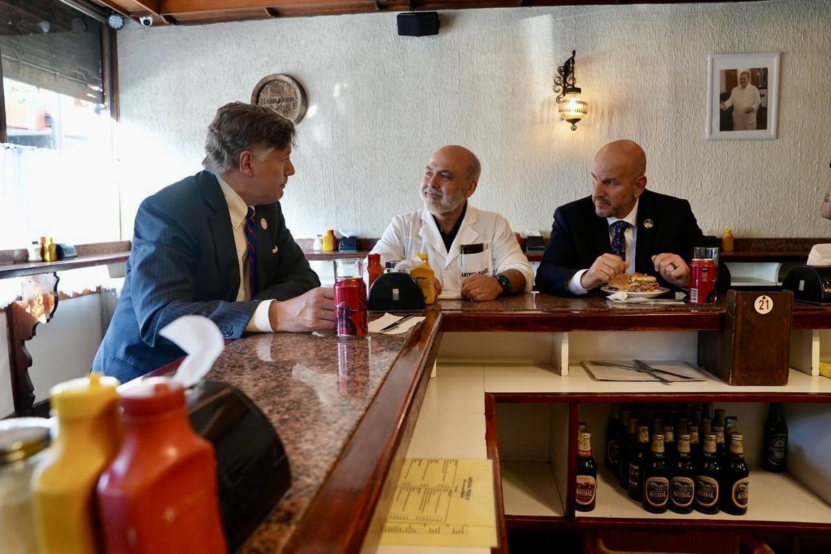 Christopher Landau tweet media