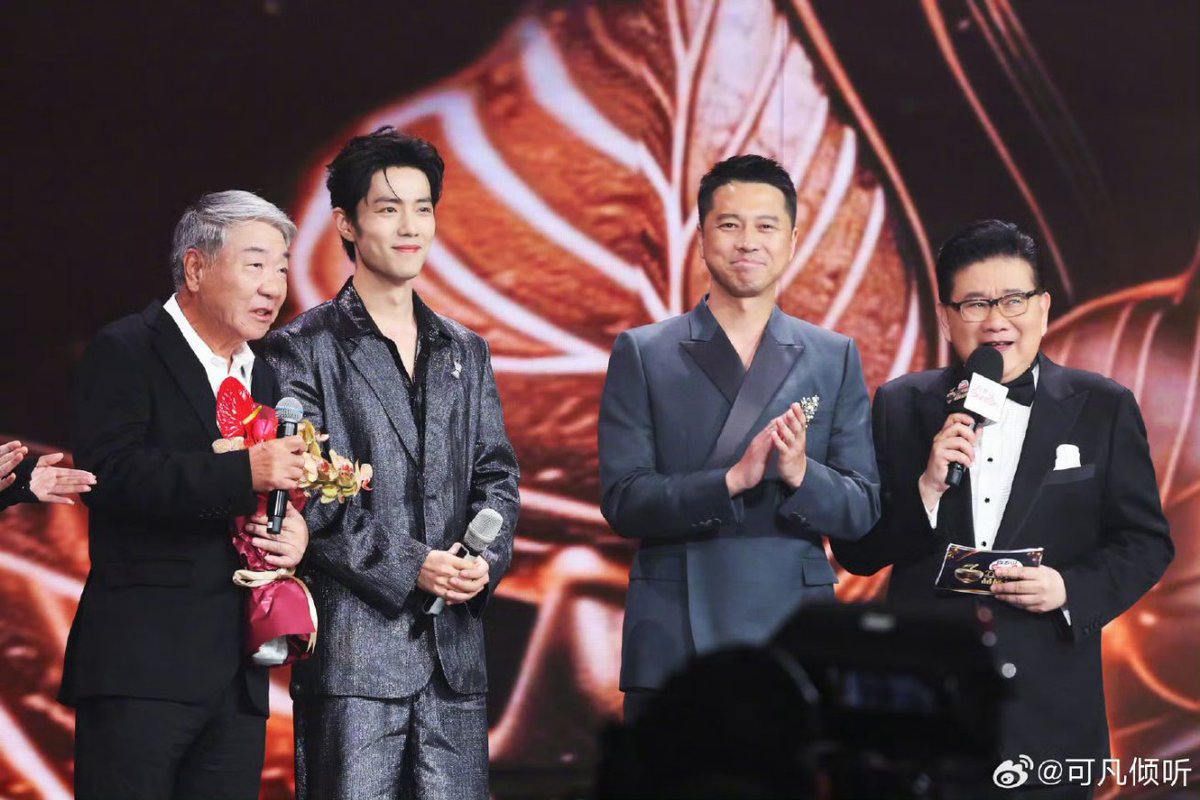 audiences will never waste their time on perfunctory productions. xiao zhan has good looks, acting skills, and good character. in #LegendofZanghai he delivered a superb performance, making it a phenomenal hit 💫

his hard work deserves all recognition. his current position at the