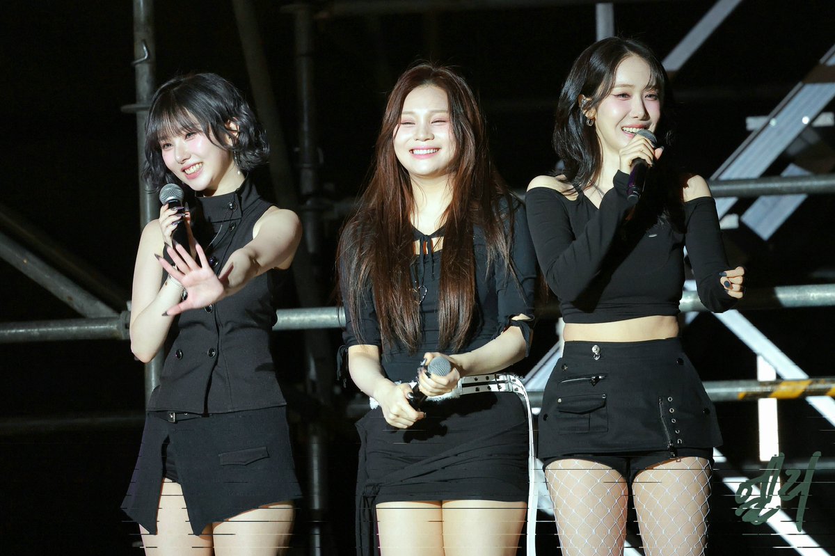 EliEli0707's tweet photo. 260315 Sakura Festival in Kaohsiung
#VIVIZ #비비지 
#EUNHA #은하 
#SINB #신비 
#UMJI #엄지 https://t.co/zNAgbqm6oV