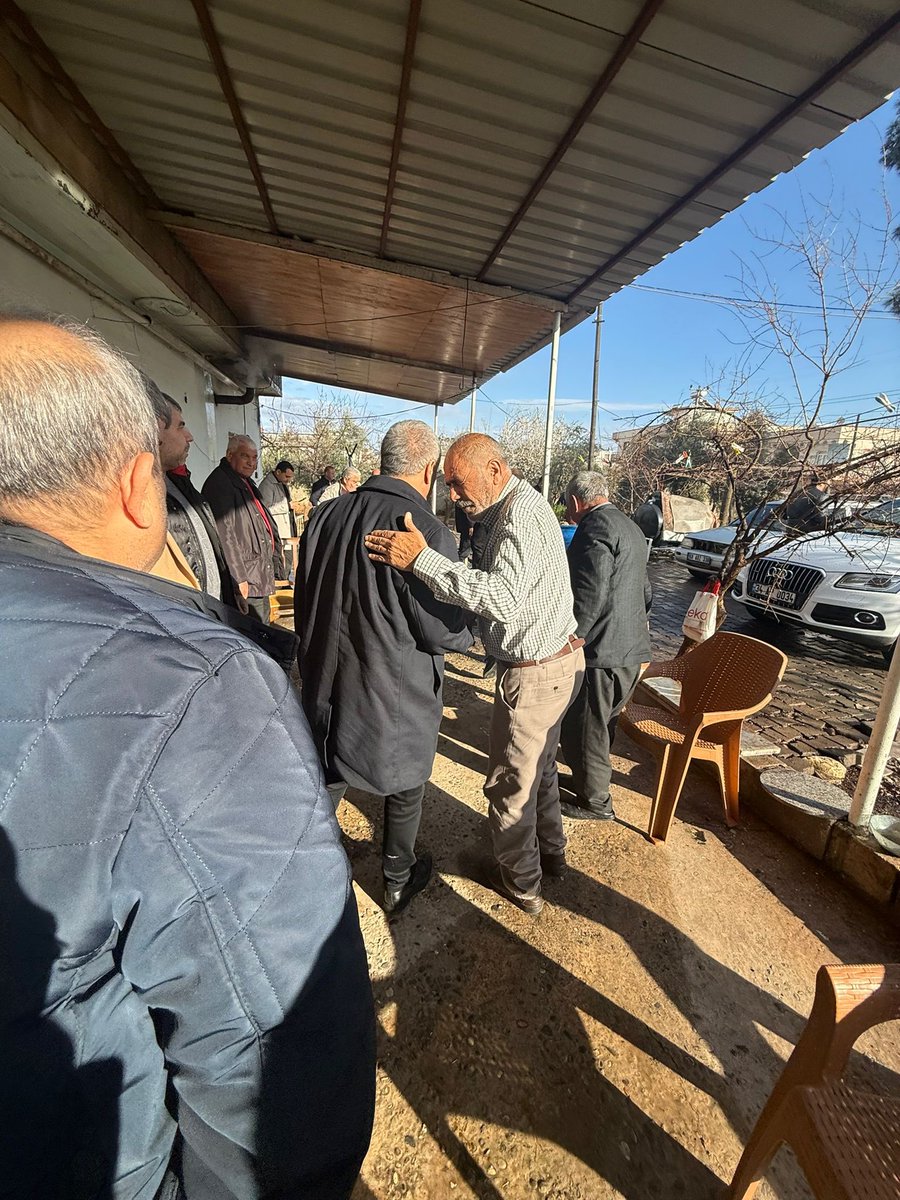 Altınova Mahallesi’nin eski muhtarı Salih Uzun ve önceki Birecik AK Parti İlçe Kadın Kolları Başkanı Ayşegül Uzun’un babasına taziye ziyaretinde bulunup başsağlığı diledik.