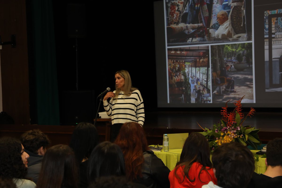 Blonde Around the World tweet media