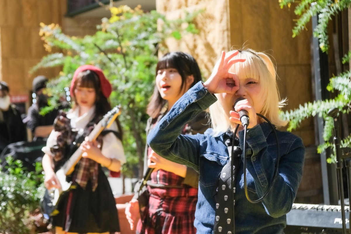 pikaichi_sbd's tweet photo. 2026.3.14 MIMOSA FESTA 2026 
📍ラチッタデッラ 壁画前

初NULLI鑑賞🎸
アイドルとは一味違うカッコよさが堪らない😆
ウルトラソウルのシャウト楽しかった🔥

#ミモザフェスタ2026 #NULLI https://t.co/nAffJ6CEnP