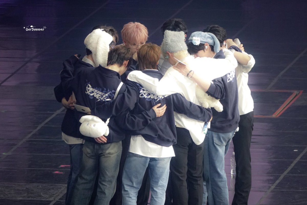 oursummer_2b1's tweet photo. 260315 here&amp;now encore
-
#제베원 #제로베이스원 #ZEROBASEONE #ZB1 https://t.co/v2kDqDaIP6