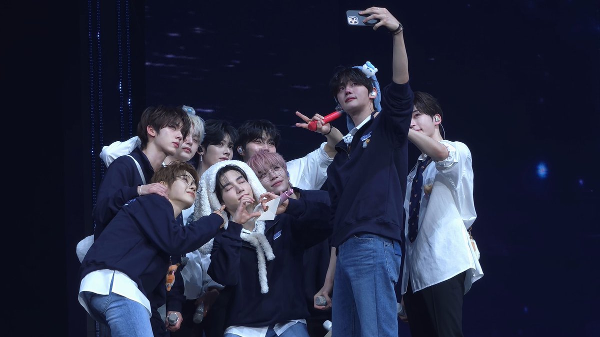 hana 🪽 tweet media