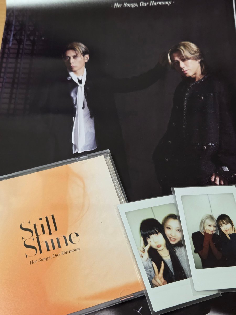 ELSEE_ace's tweet photo. ケミストリーさんのCD買った♪
特典にポスター付いてきたよ✨
去年のCOMPLETE2025行けなかったから見たかった😊
ケミ兄さん、ファンの方々が凄く暖かくELSEEを向かい入れてくれて嬉しかったな！
またいつかご一緒する姿が見れたらいいな

#ケミストリー #StillShine
#ELSEE https://t.co/St5Rr3nuZd
