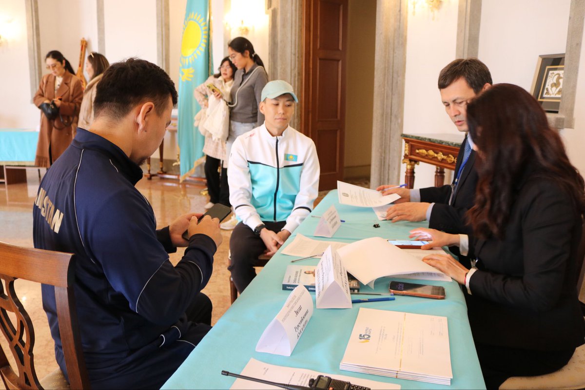 KZEmbassyIT's tweet photo. I cittadini kazaki che si trovano in Italia si recano all'Ambasciata del #Kazakhstan a #Roma e stanno partecipando al referendum nazionale sul progetto della nuova Costituzione del #Kazakhstan #referendum2026 https://t.co/Dps2gtiKsW