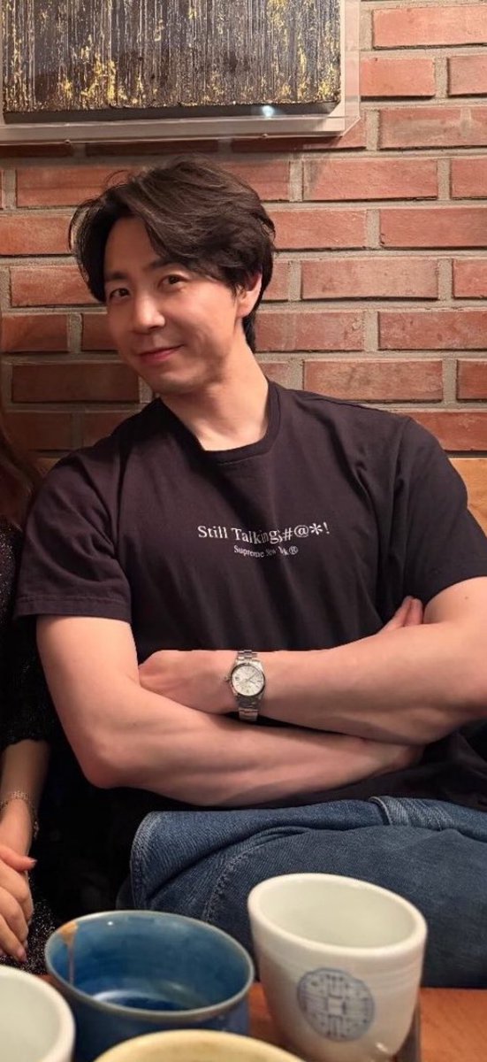 6kfncx's tweet photo. 기본티의 악마답게..
기본 검은 반팔티<<
손종원 제출하고 갑니다..
모두 조은밤보내십쇼♥ https://t.co/1lGqXBzEkj