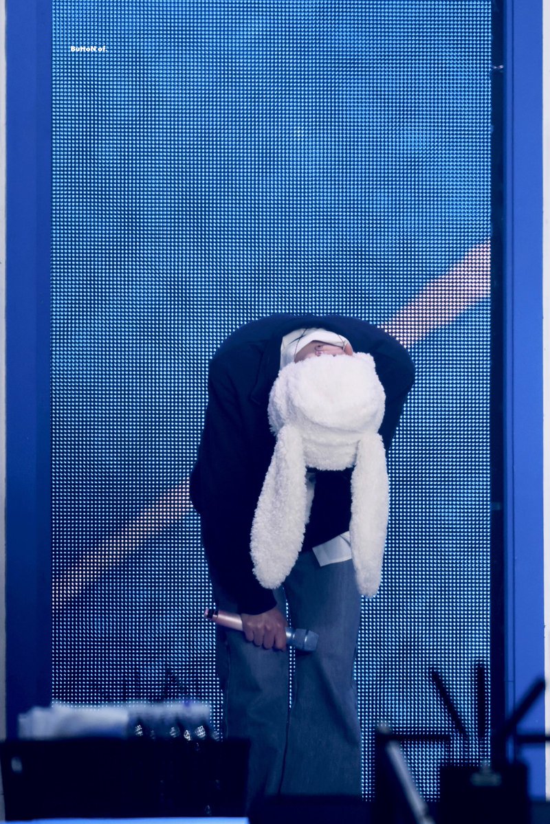 𝑩𝒖𝒕𝒕𝒐𝒏 𝐨𝐟 tweet media