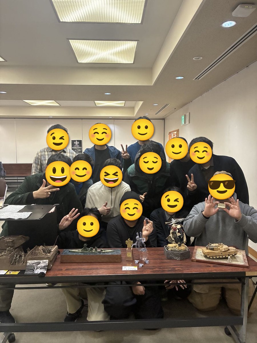 93_KSMC's tweet photo. 本日は福岡の模型サークル、M.A.D.S様主催の模型発表会に参加しました！
テーマが「破壊」の模型プレゼン大会の投票の結果、発表に参加した部員がプレゼン部門にて1位を受賞しました！受賞した作品は未完成ながら、クオリティの高い艦娘の大和（大破）フィギュア！
おめでとうございます🎉
#プラモデル https://t.co/Z4AfXsR5uv