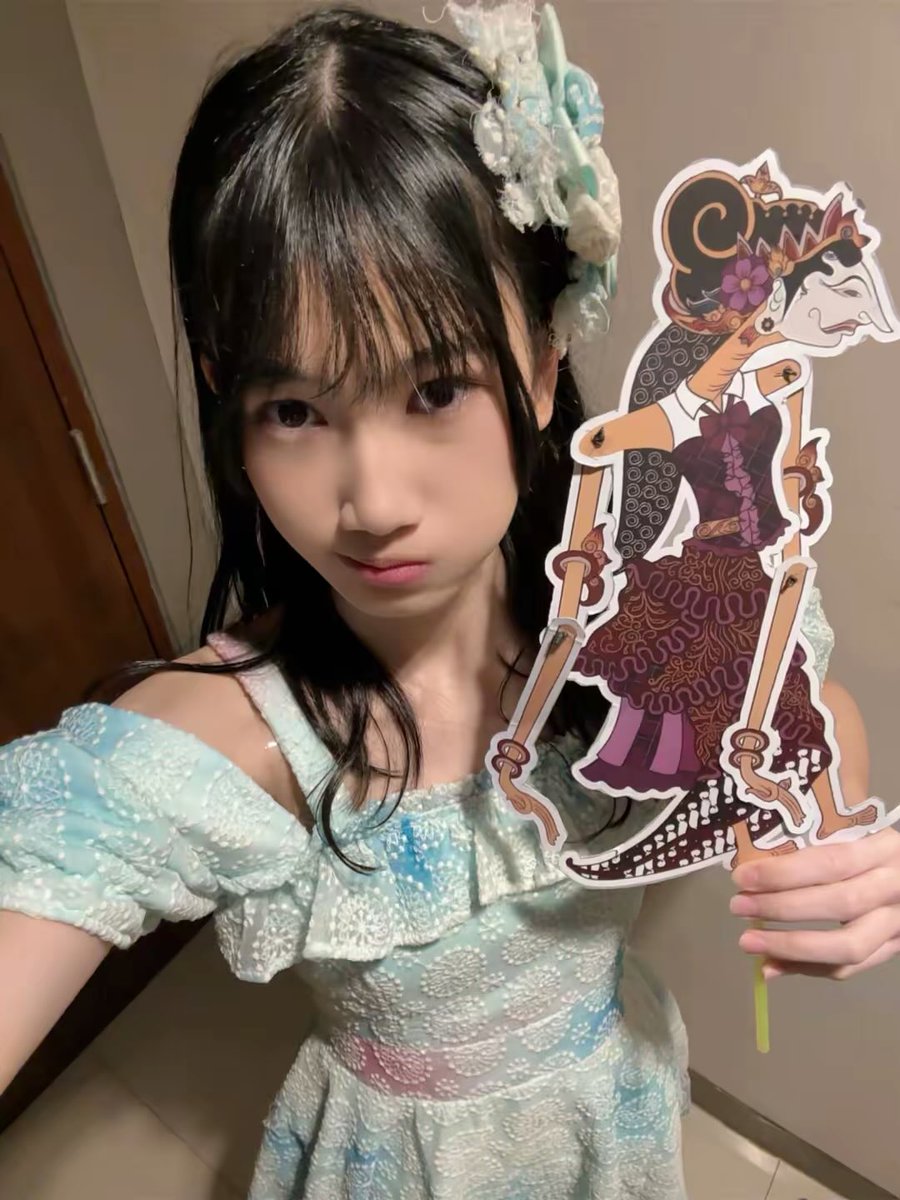 Maira_JKT48's tweet photo. Terimakasih Pekalongan untuk harii ini senang banget bisaa ketemu kalian🥹🌷, Aku sangat senang karena sudah di beri kesempatan untuk off air di pekalongann dan ketemu kalian semuaa🥹💓.., hati hati pulangnya jangan lupa minum vitamin yaa, mohon dukunganya selalu💓🫶🏻 #MaiStage https://t.co/TzvJEEzR7J