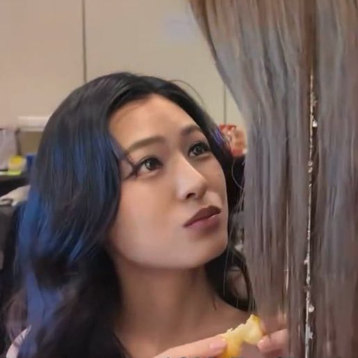 ถ้าเปนเด่กดื้อจะให้กิมมื้อเดวนะ         พี่คนจ๋วย 🥺

อะๆ สามมื้อก้ด้ะ 😡😡😡                  (😛)