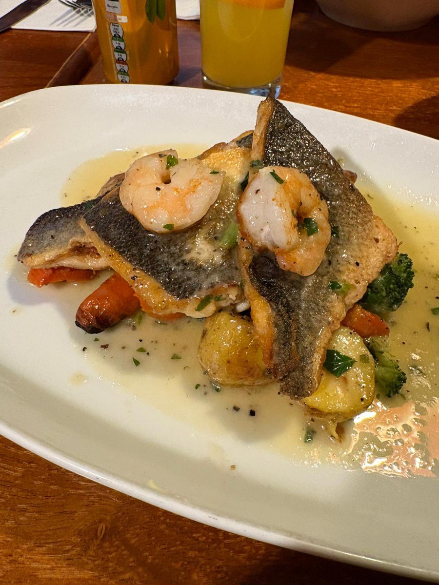 Niven and Lord Mac tweet media