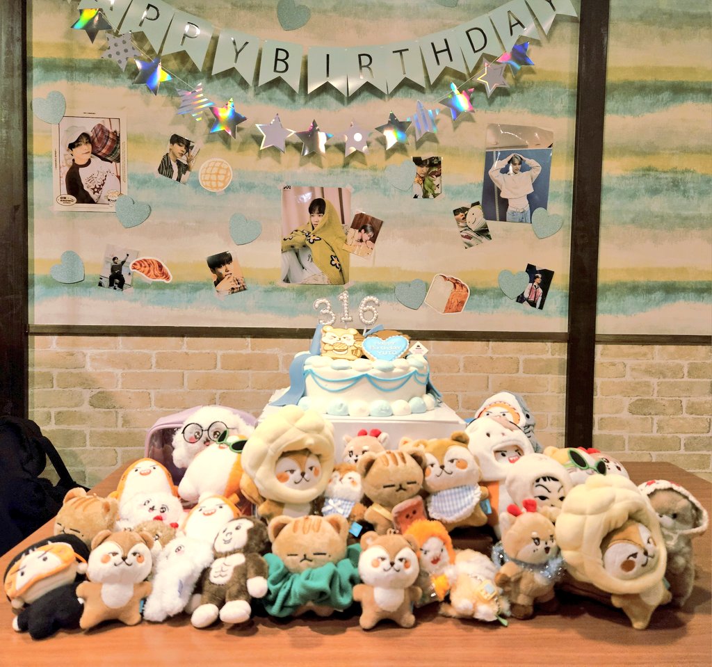 Sechi1116's tweet photo. 🎉ゆうとくんお誕生日おめでとう会

1日早いけどお祝い🎶いつかしてみたいなと思っていたユトのためのかわいいケーキ、ぬいたち大集合、ピュズとの楽しい話などなど とっても楽しかった！ 集まってくれたピュズさんありがとうございました🫶🏻️︎ 
#ONF #온앤오프 #유토 #YUTO #オネノプ
#ONKKOMIZのいる生活
