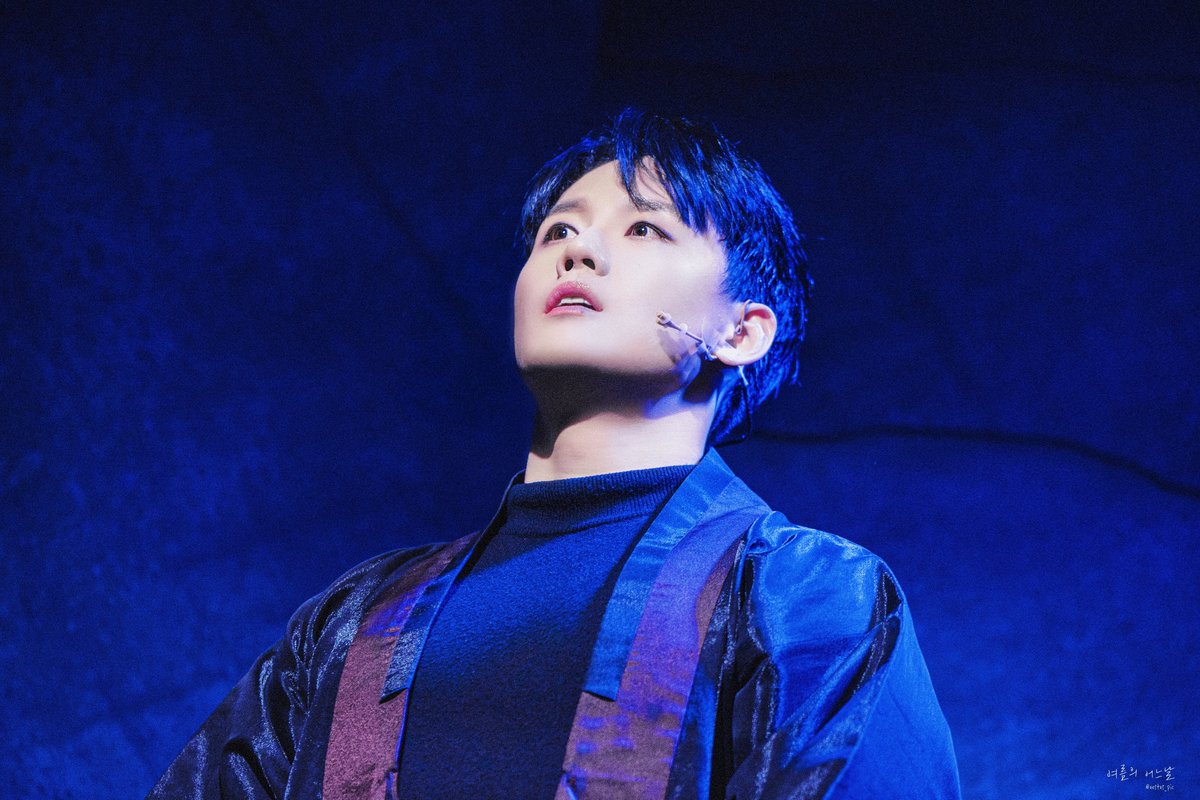 260314 #초록 커튼콜데이
표류인 / 서영진 役 | #이종석 배우님

만선이요-!
ㄴ 이종석 얼굴이 만선의 완성이죠♪₍₍◝(* ॑꒳ ॑* )◟⁾⁾♪