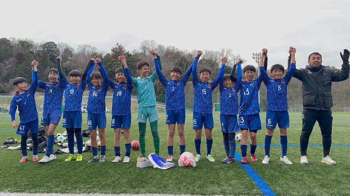 【U12】
エスコカップ@ナラディーア

卒団式/卒団サッカー前のU12としての最後の試合。

勝って終われて最高の締めくくりでした！！

応援していただいた皆さま、対戦していただいたチームの皆さま、ありがとうございました。

#奈良クラブ
#奈良クラブジュニア