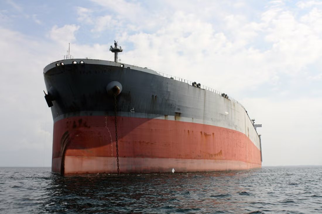 🇬🇷🇮🇳 A Greek-managed oil tanker transporting Saudi crude oil successfully sailed through the Strait of Hormuz on March 5 and is expected to reach Mumbai Anchorage in about two hours (21:46 local time).