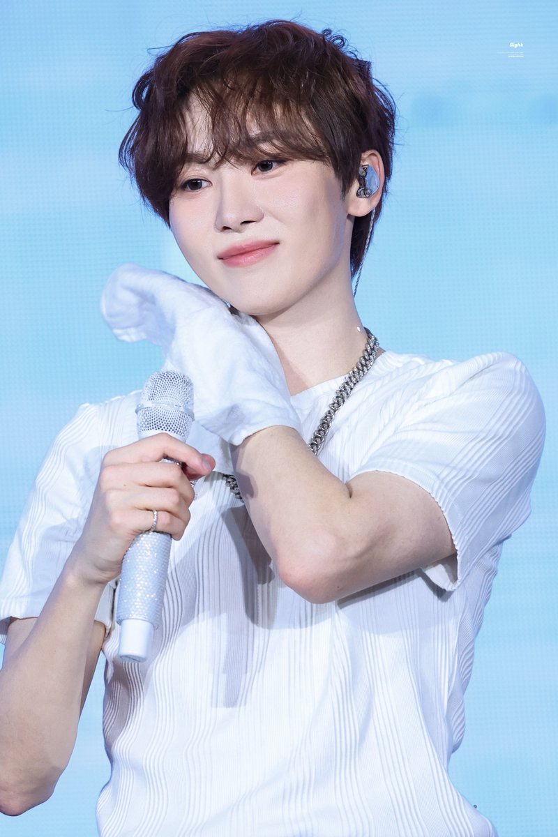 𝑠𝑖𝑔ℎ𝑡 tweet media