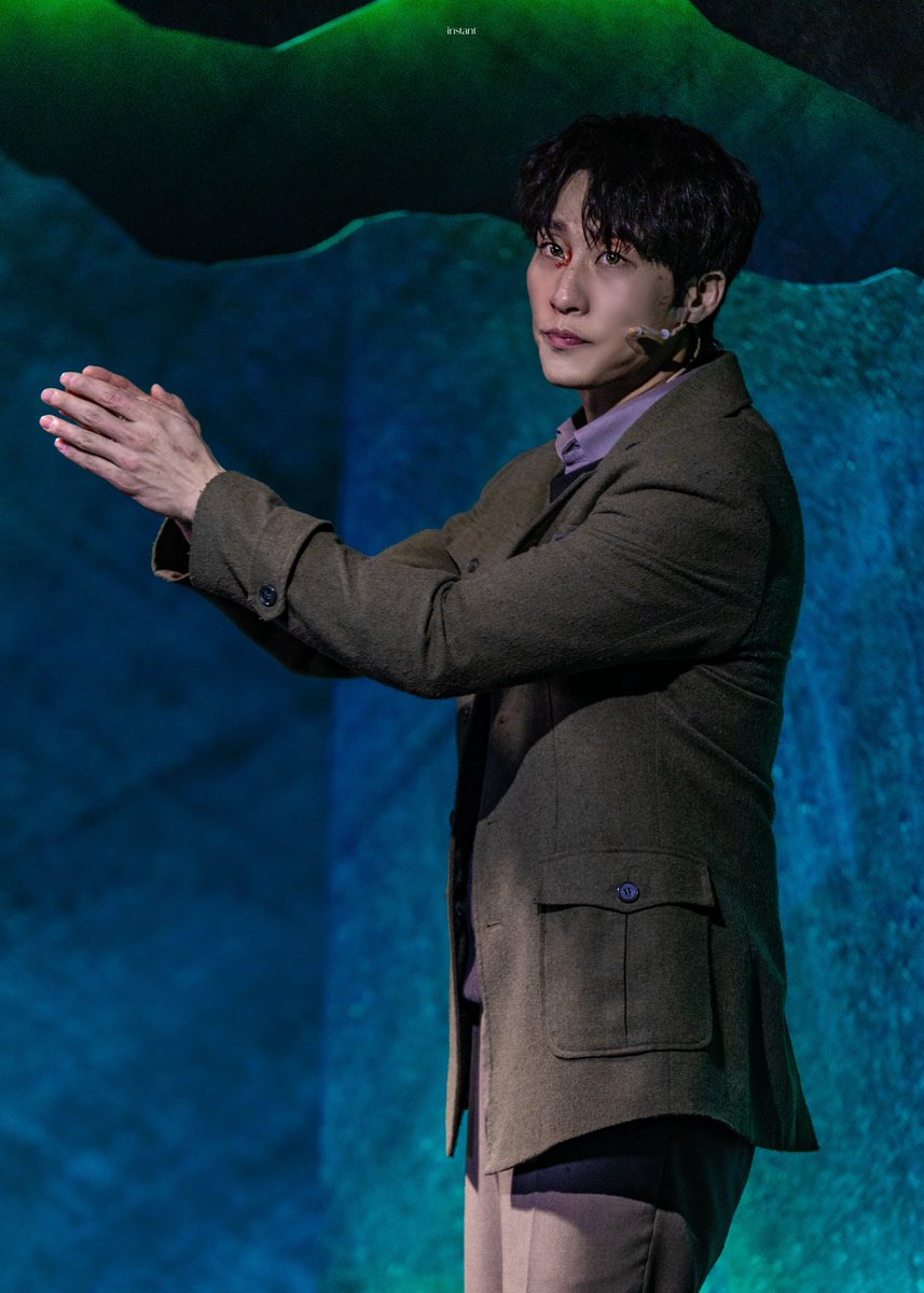 instant_of_ym's tweet photo. 260315D 초록 커튼콜

토마 役 | #김지철 https://t.co/SRBgDBQ0Ht