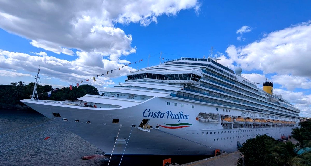 LaRomanaPorts's tweet photo. #CostaPacifica in the house! 🚢 It is your last call at #LaRomanaPorts this winter season, it’s been an honor hosting all your guests & crew. 🇩🇴 Thank you for your visits – we wish you safe sails and success on your upcoming voyages! ☀️ 🏝️
@CostaCruises https://t.co/CZvu5q65gE