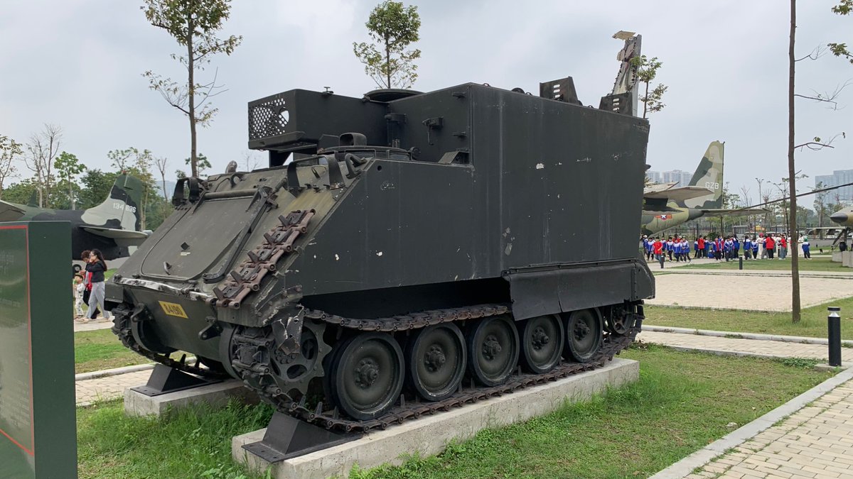 marines_delta's tweet photo. ベトナムのハノイにある軍事博物館。ここはヤバかった。なんて言ったって触れてしまうのがヤバい。そして日本ではみることのできない東側の兵器を見て触れることができちゃうんだ。 https://t.co/oOOF4A8Jb3