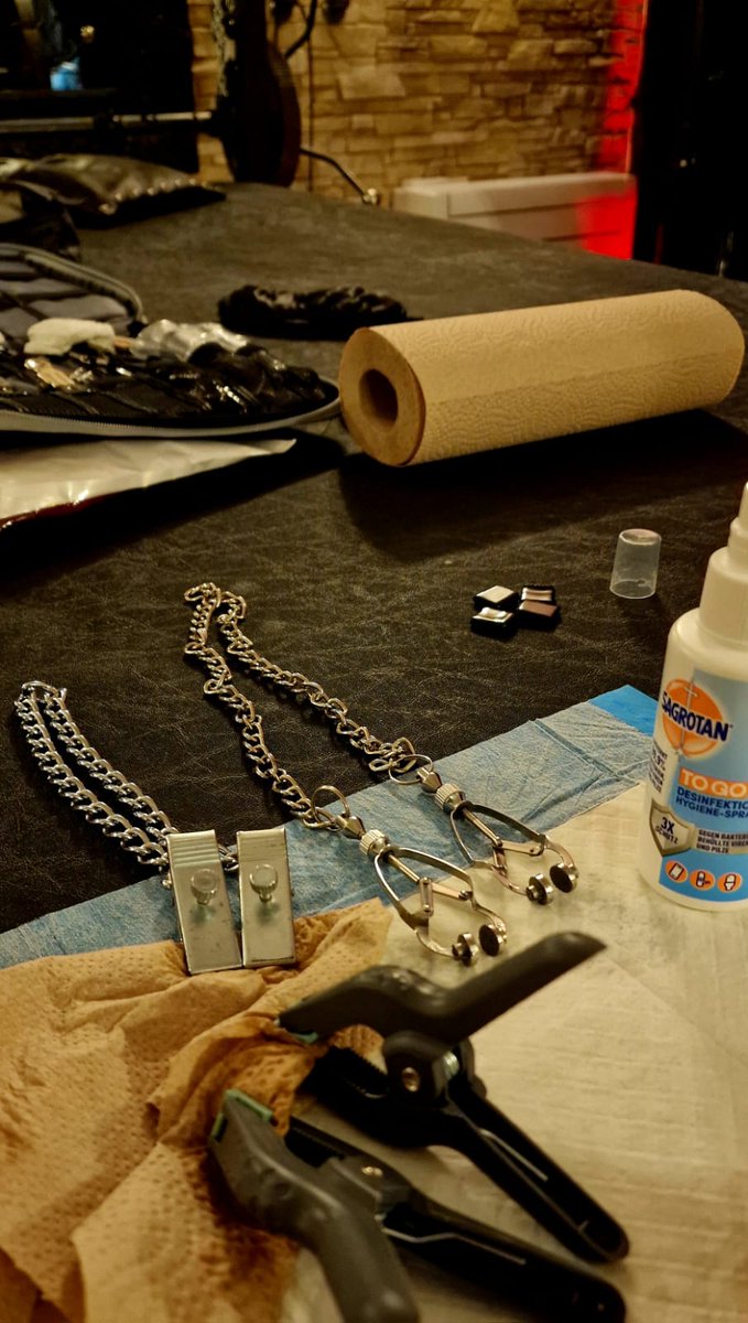 Anna von Freyknecht tweet media