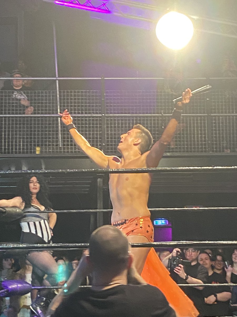 Davesewell04's tweet photo. Prematch pics and GrapsMeets with @AlexLockheartX been very impressed the few times I’ve seen Alex https://t.co/mjXGY4Ga1v
