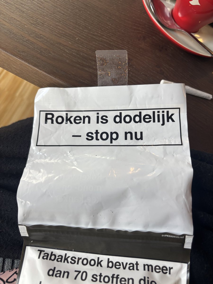 lauri troublemaker tweet media