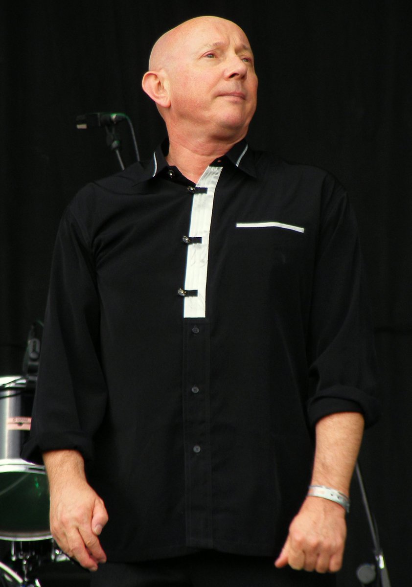 NYcheesy's tweet photo. Happy Birthday 🎈🎤
#HowardDevoto 7️⃣4️⃣
#Magazine
‘Shot By Both Sides’
https://t.co/IPbInfYIXc via @YouTube https://t.co/eeyYzAA0K7