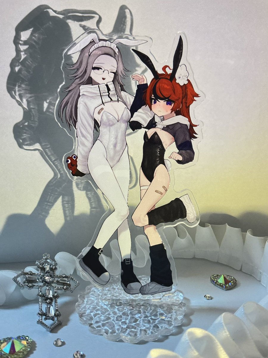 furifurifurill's tweet photo. ⚠️女体化⚠️アクリルスタンドが……届いた！ので見て！ https://t.co/z0Js2KulD2