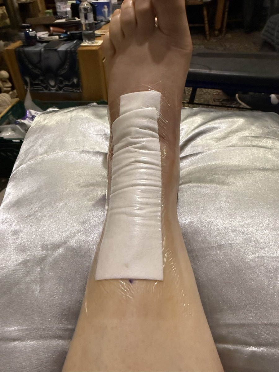 Domina_Satana tweet media