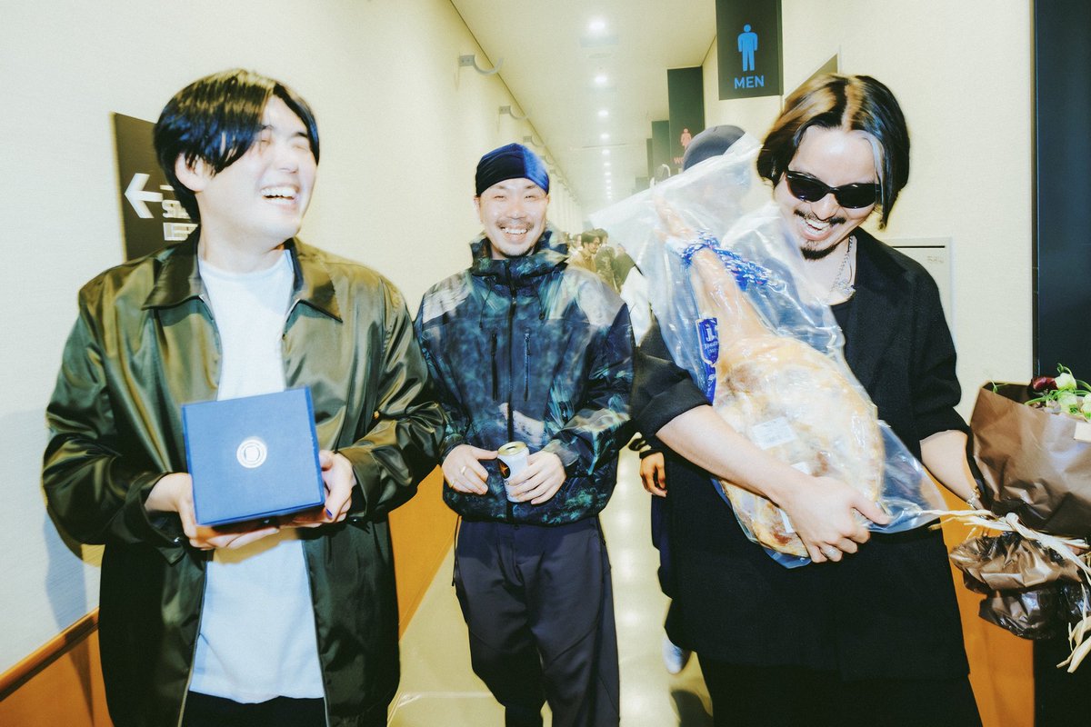 STUTS_atik's tweet photo. 今回のツアーでTAIHEI君がSTUTS Bandレギュラーから卒業しました。
5年半前に参加してもらってからTAIHEI君がバンドで大切なことを積極的にたくさん教えてくれました。
感謝の気持ちでいっぱいです🙏
これからもSuchmos、賽、N.S. DANCEMBLE、ソロ活動とても応援してます。またセッションしよう！ https://t.co/HyieVGV0Hw