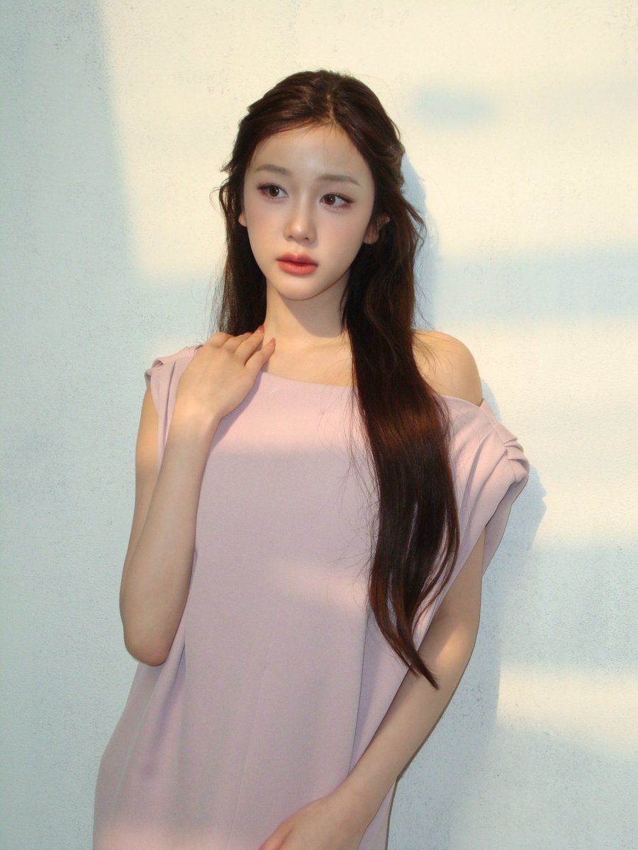 [📸] 260415 WEVERSE | #RIRI_LOVELETTER 

“pink sunset💗”

น้องแพรบอกว่าวันนี้หนูก็มานะ แสนดีที่หนึ่งเลยลูก แถมลุคนี้เจ้าเด็กสวยหวานมากค่ะ 🫠💓

#PHARITA #파리타 #BABYMONSTER