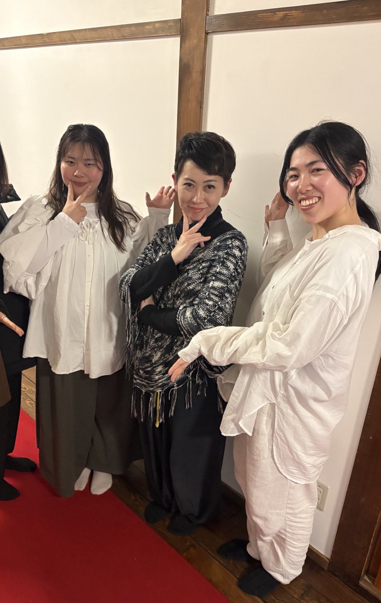 作品どうこうじゃなくて、トマトさんが理想とする演劇の始まりを観ることができた気分です。
カッコよかったです…😭

何より久しぶりに舞台のトマトさんとごとうさんと、そして初めてお会いしたHIKARIさんに会えたのが嬉しい🍅
 #トマト舞台 
 #ごろんとご自由に