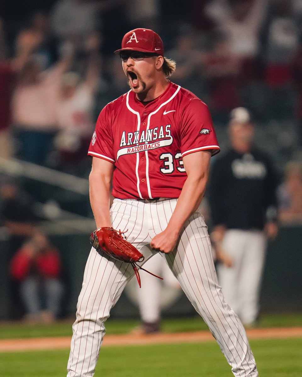 RazorbackBSB's tweet photo. Make that NINE consecutive @SEC Opening Weekend series wins 🐗 https://t.co/n0okAX1qBU