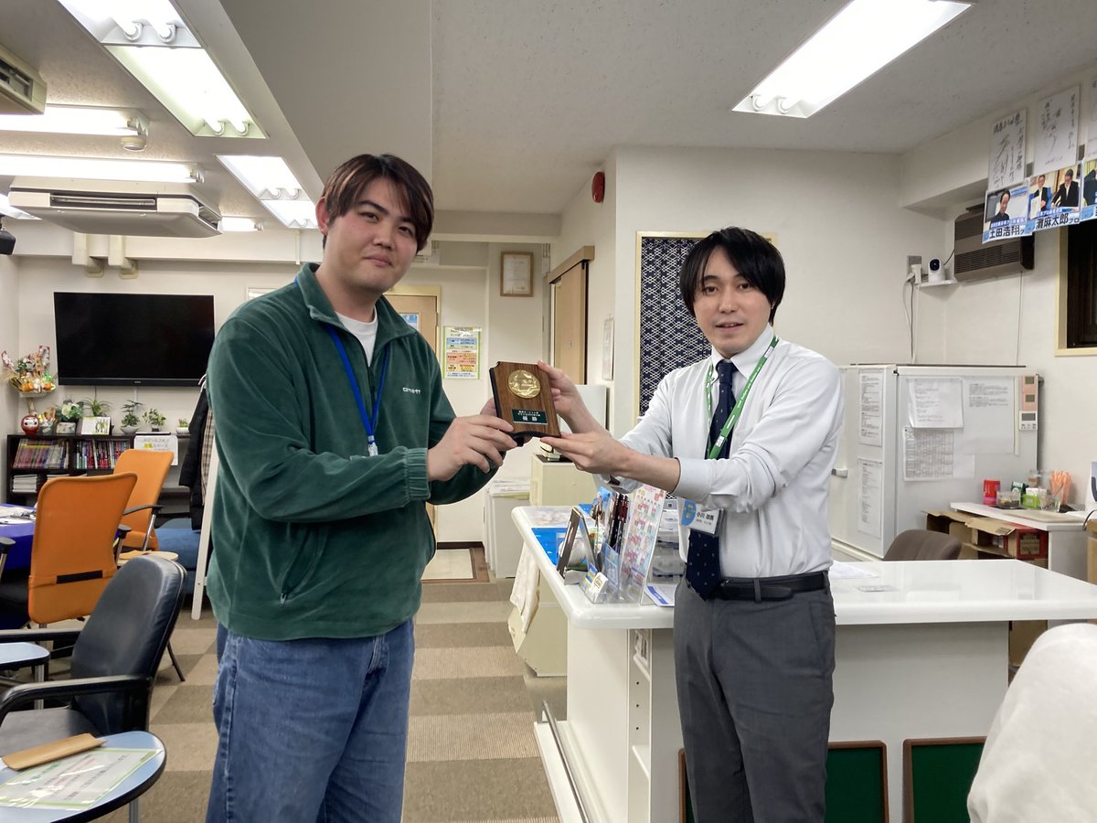 majong_sai's tweet photo. 【学生大会～春の陣～】
終了しました❕❕

優勝はななな‼️なんと‼️

廣瀬陸プロ❕❕
2連覇🎉🎉

おめでとうございます✨👏✨👏✨

健康まーじゃん彩は学生のお客様大・歓・迎です🎶 https://t.co/zJwZlBH2gQ