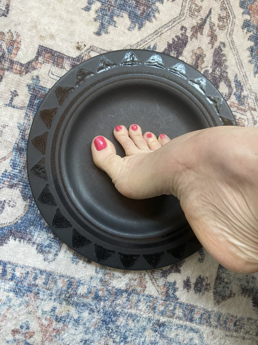 BellaHighArches tweet media